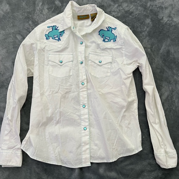 Button down shirt. - Picture 1 of 1